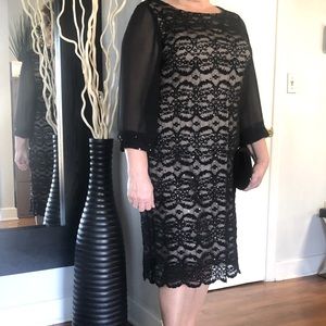 Woman special occasion black lace dress size 16 W